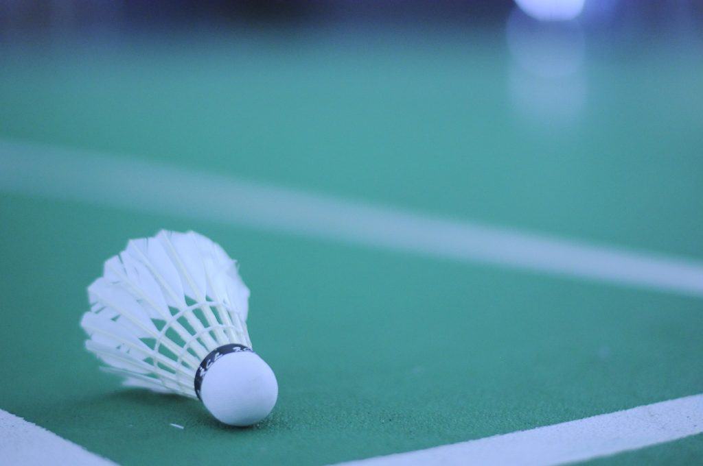 everything-you-wanted-to-know-about-a-badminton-shuttlecock-racket