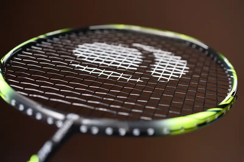 How to repaint a badminton racket?