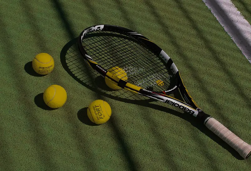 How long do tennis rackets last?